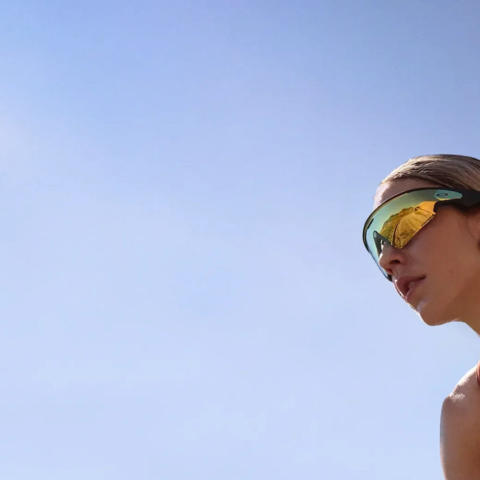 Tech Love: Why the Oakley Meta Vanguard is the Ultimate Valentine's Gift 🕶️❤️