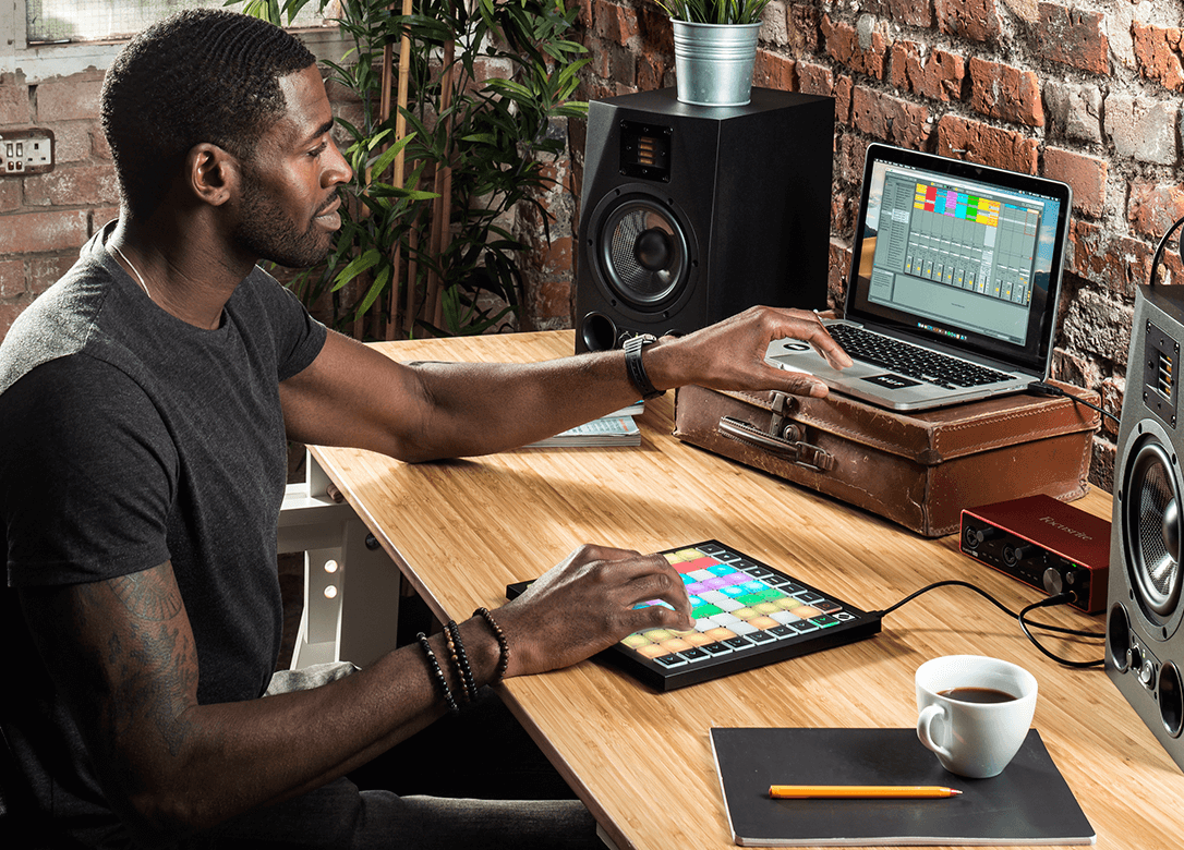 Novation : Launchpad X - view 4